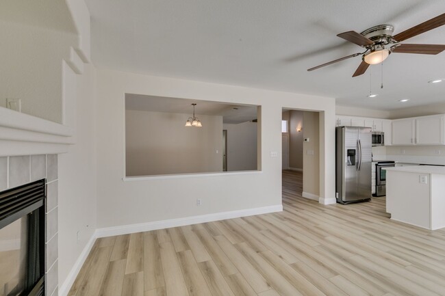 Building Photo - Beautiful 4-Bedroom Home Near Downtown Sum...