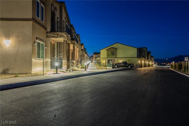 Building Photo - 10567 Ridge Glow Ave