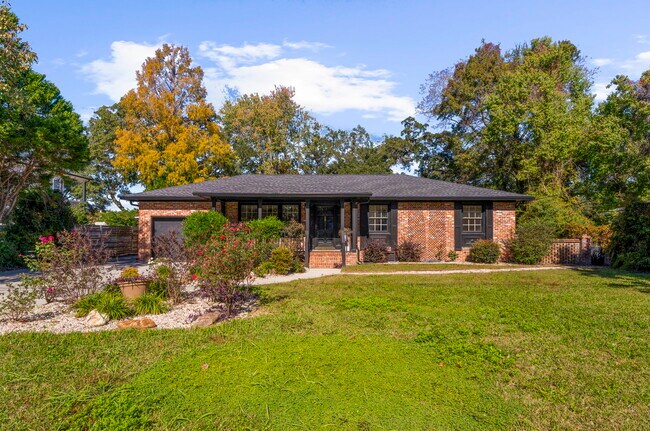 Building Photo - 774 Creekside Dr