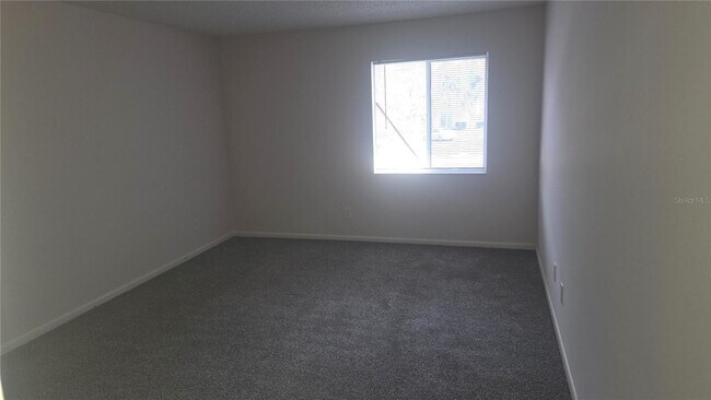 Building Photo - 589 Fairways Cir