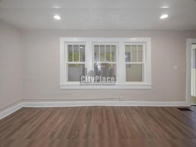 Building Photo - 4121 Byram Ave