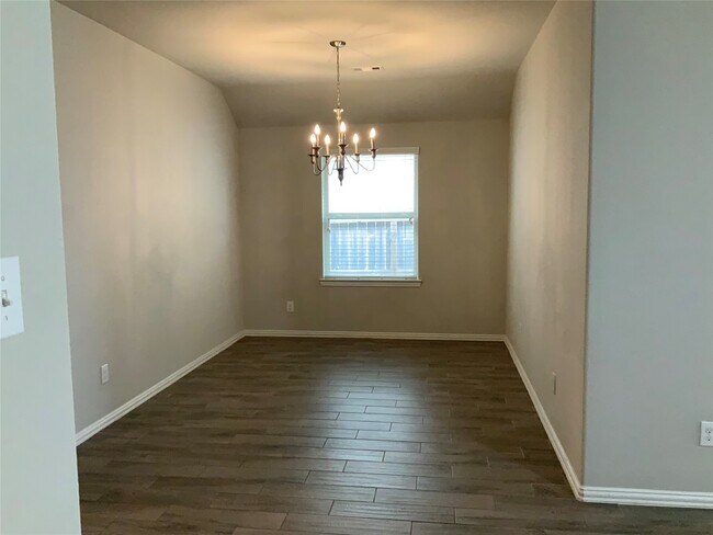Building Photo - 7310 Saddle Tree Dr