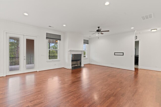 Building Photo - 213 Yellow Jasmine Dr