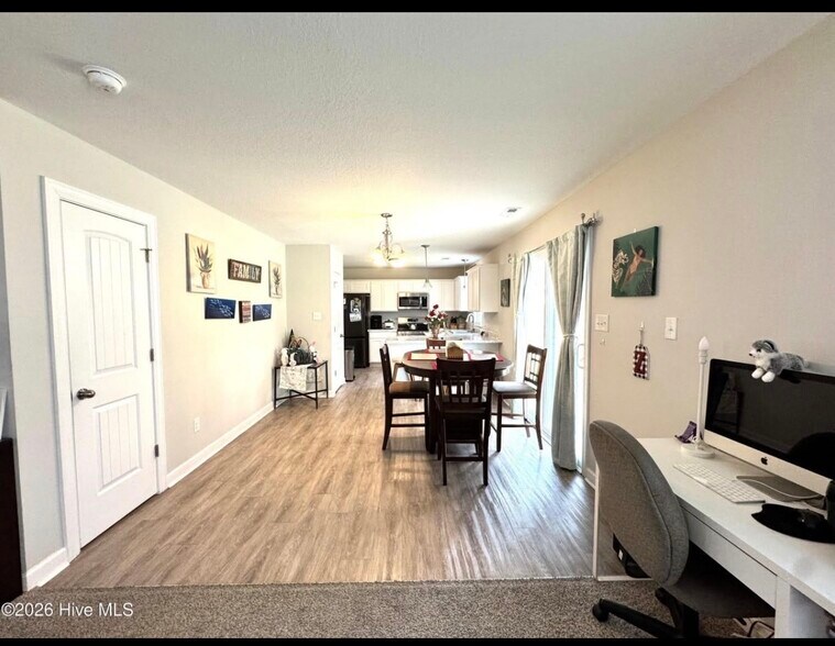 Building Photo - 1109 Carteret Manor Dr