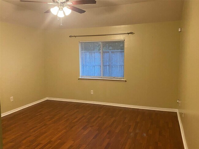 Building Photo - 15943 Breanna Ln