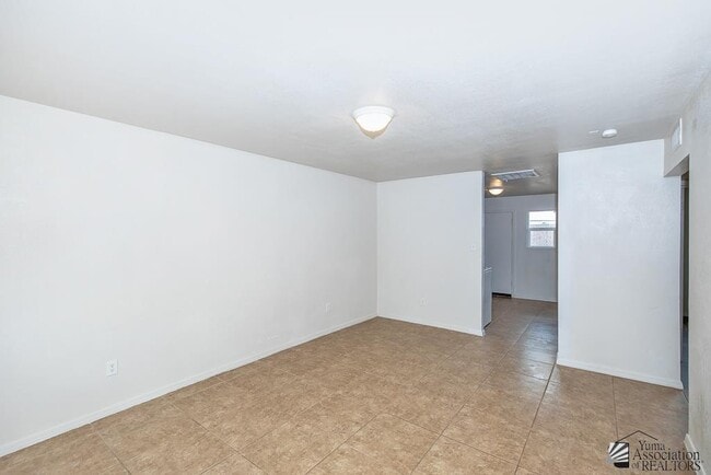 Building Photo - 605 S El Prado Rd