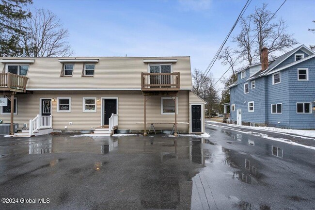 Building Photo - 455 Maple Ave