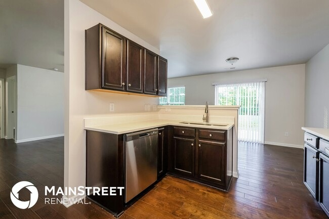 Building Photo - 3960 Foliage Dr