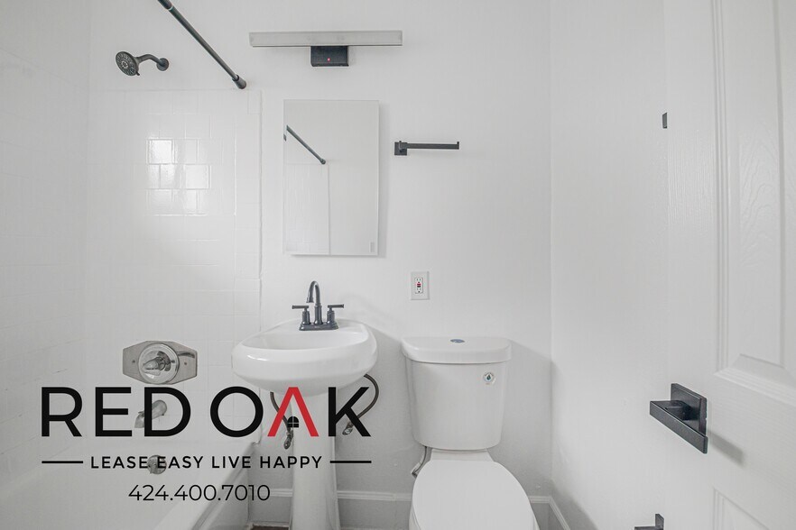 Building Photo - 630 N Cerritos Ave