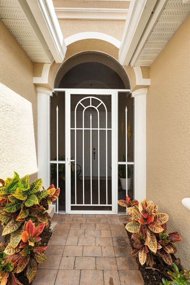 Building Photo - ** REFLECTION LAKES ** 4 BED / 2 BATH - POOL HOME - UNFURNISHED - ANNUAL RENTAL