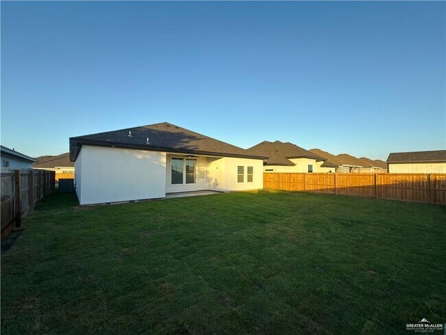 Building Photo - 27 Cooper Ln