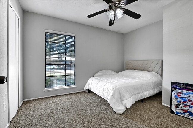 Building Photo - 4350 Kacee Dr