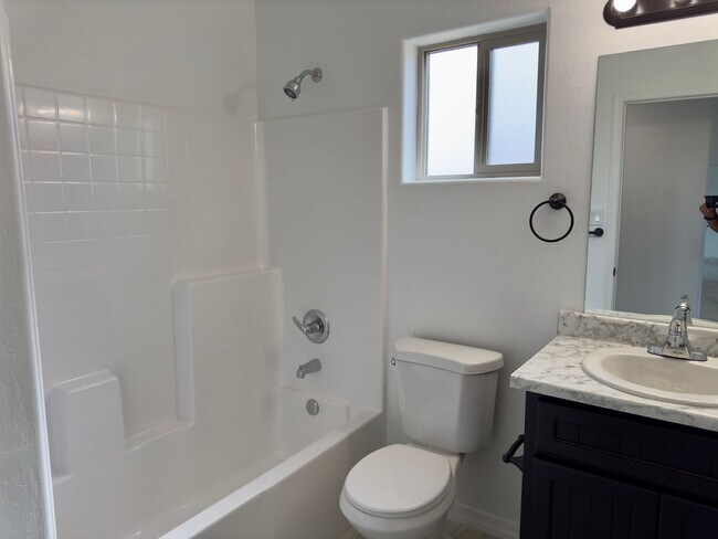 Building Photo - Almost New 3-Bedroom, 2-Bath Home for Rent in Bienestar 12!