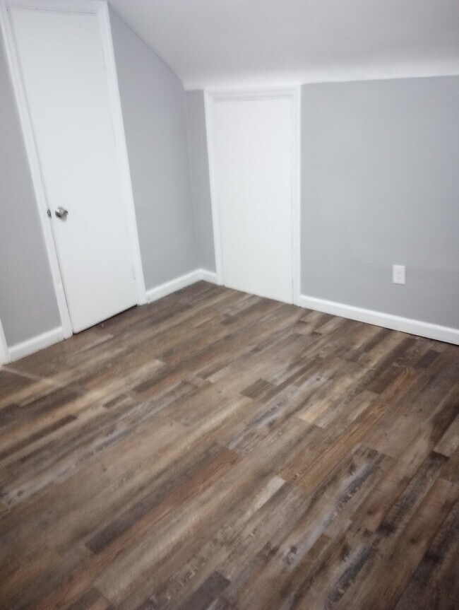 Building Photo - 2807 Sheldon Ave