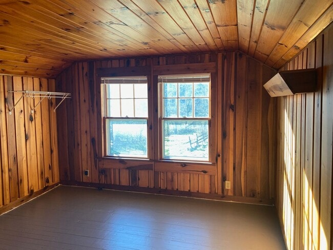 Building Photo - 9 McKinnish Cove Rd