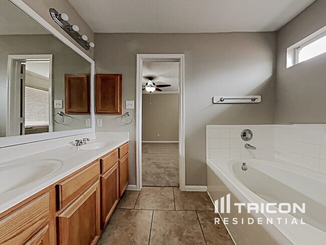 Building Photo - 21478 Olympic Forest Dr