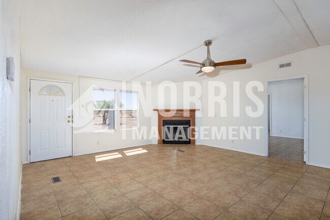 Building Photo - 9960 S Niehaus Rd