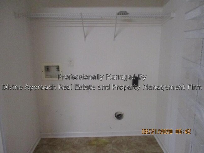 Building Photo - 5629 Kemberton Way
