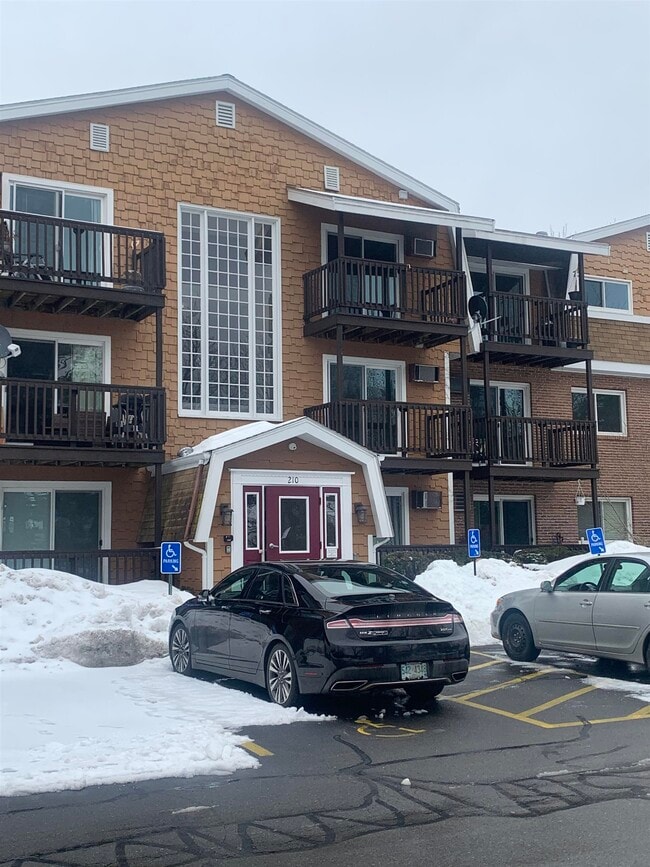 Building Photo - 210 Brook Village Rd