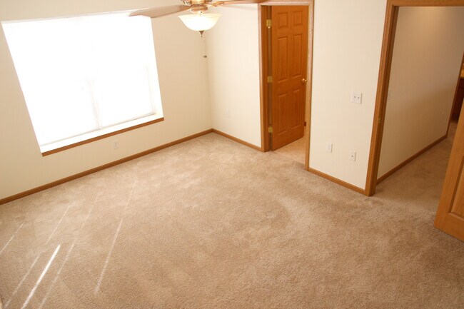 Building Photo - Pebblebrook Apartments 109