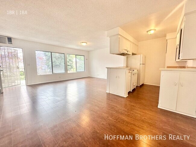 Building Photo - 7171 Lexington Ave