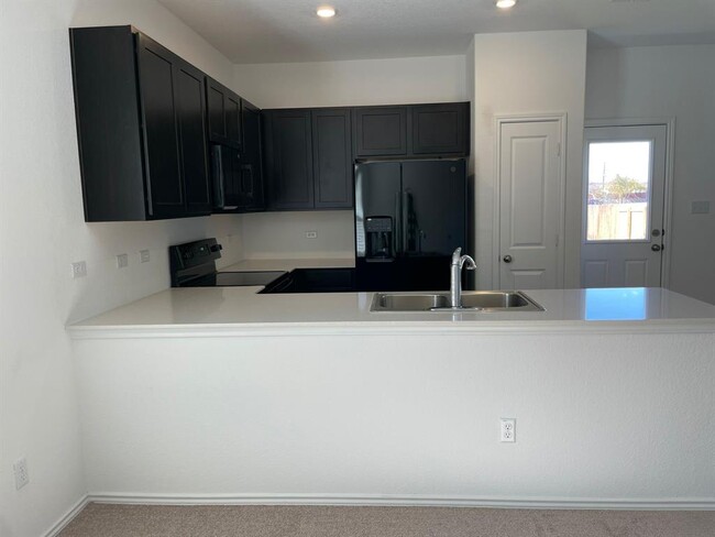 Building Photo - 428 Bass Dr