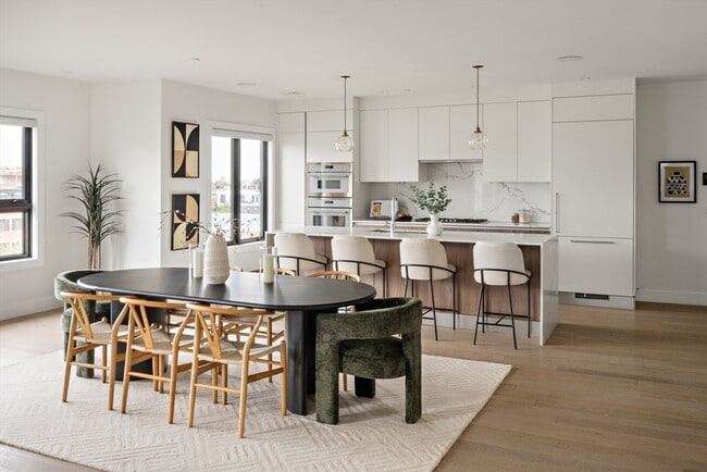 Building Photo - 51 Silver St