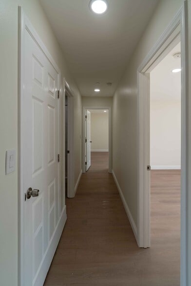 Building Photo - 6 Princeton Ave