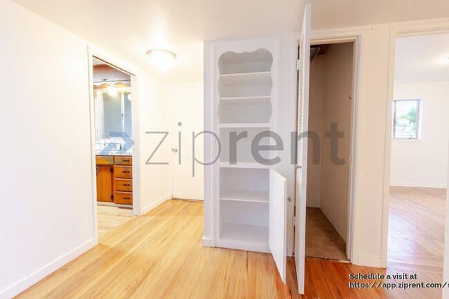 Building Photo - 4636 Goya Pkwy