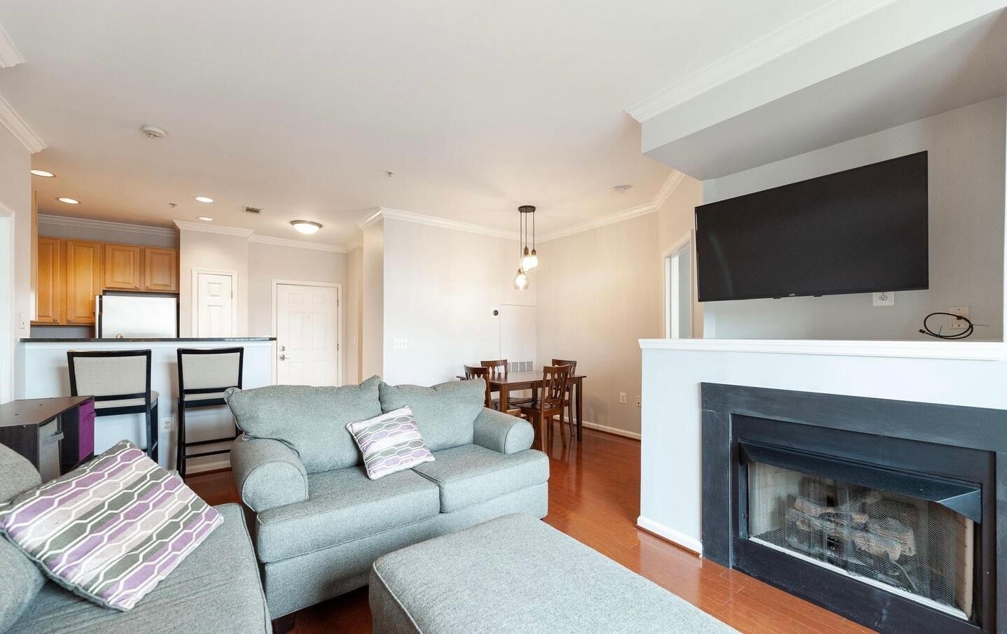 Building Photo - 2465 Army Navy Dr