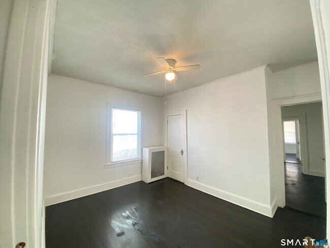 Building Photo - 54-56-56 Westbourne Pkwy