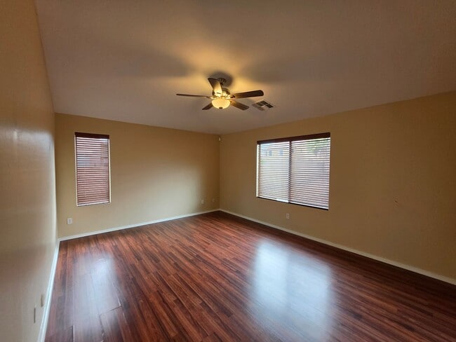 Building Photo - 7805 S 48th Ln