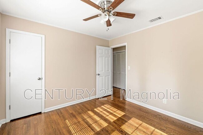 Building Photo - 311 Gardners Mill Ct