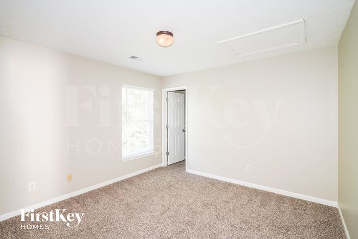 Building Photo - 1660 Comanche Run