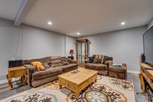 Building Photo - Beautiful 5 bed, 3 Bath House in Central Fort Collins!
