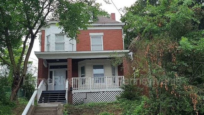 Building Photo - 10 Oakwood Rd