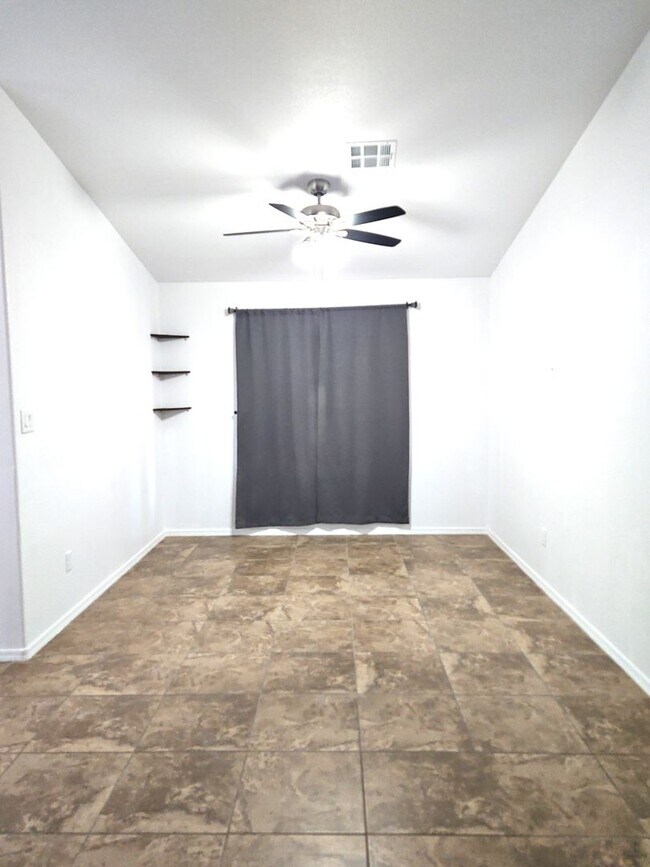 Building Photo - 3 bedroom/2 bath home for Rent