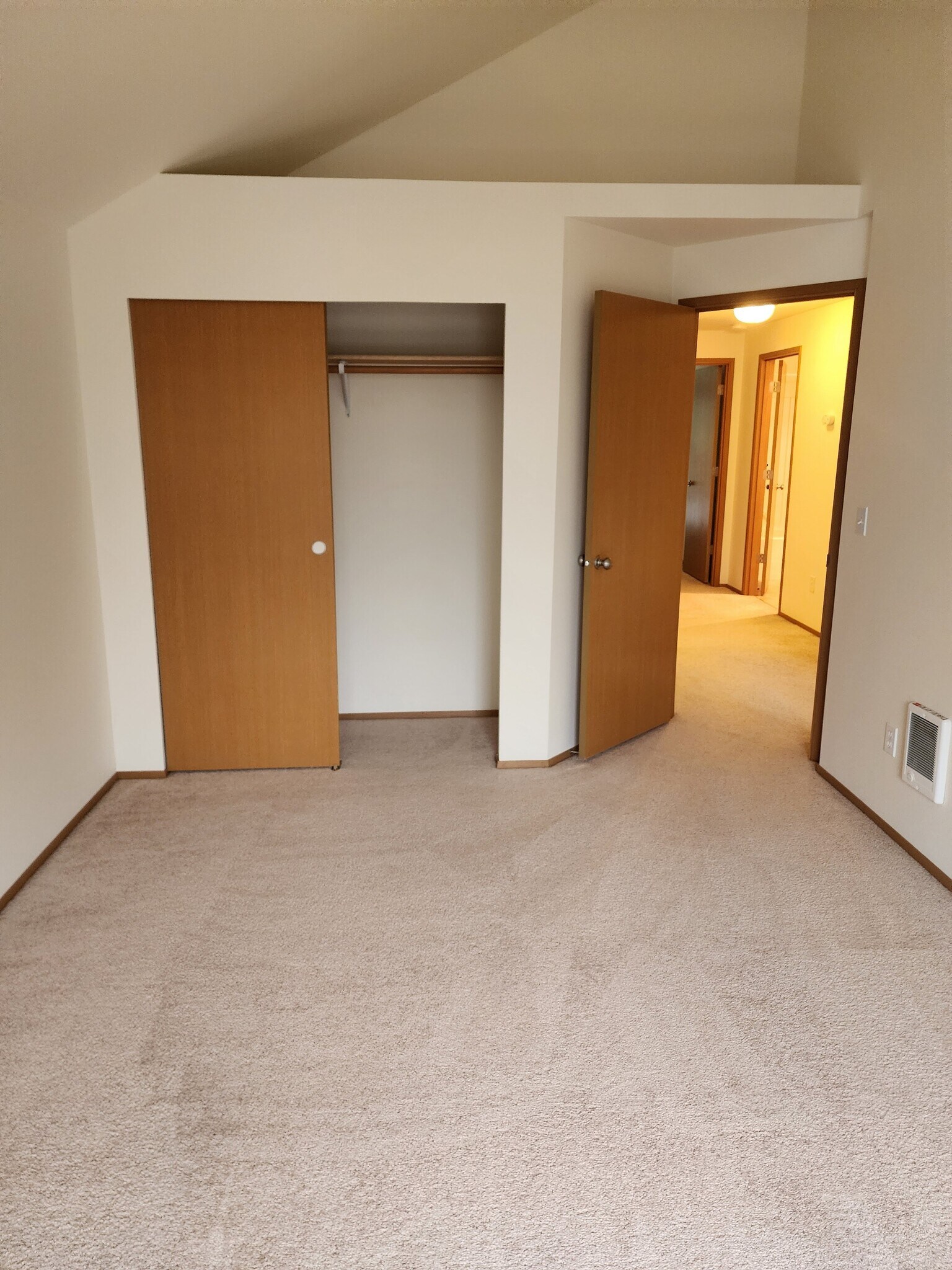 Building Photo - 2732 Hidden Springs Loop SE