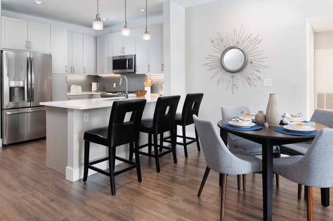 Kitchen and dining area - Avalon Sudbury