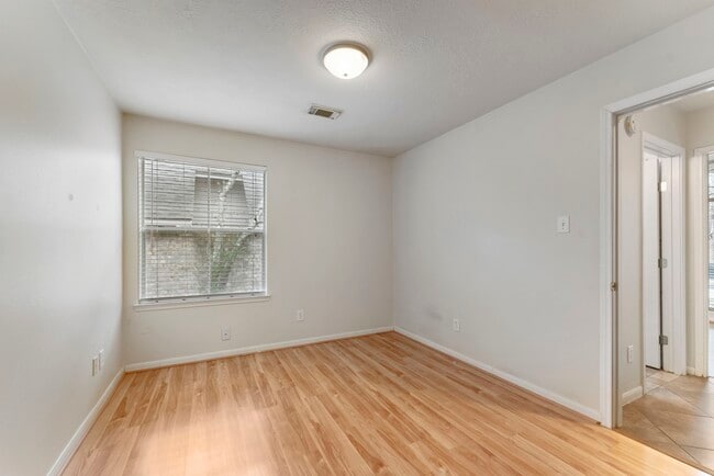 Building Photo - 55 N Crossed Birch Pl