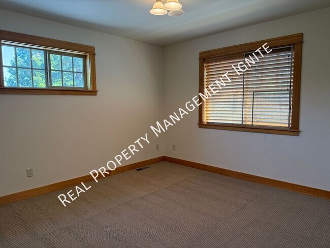 Building Photo - 2479 NW Shields Dr
