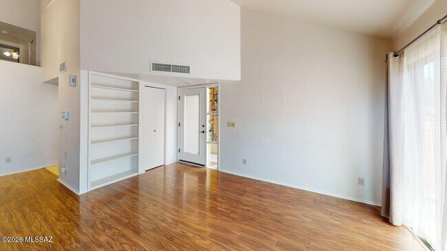 Building Photo - 3857 Paseo de Las Canchas