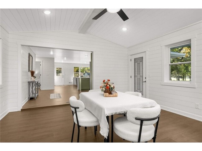 Building Photo - 15240 Kangaroo St NW