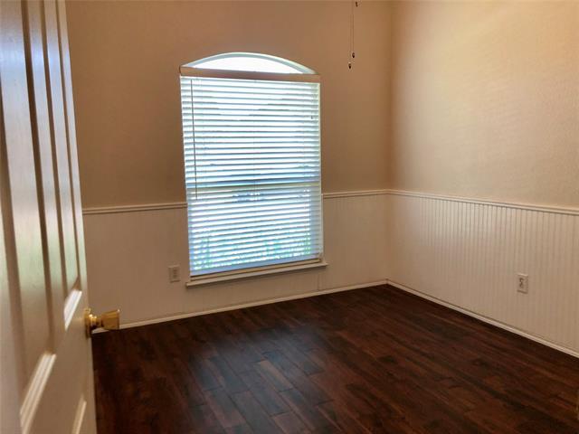 Building Photo - 10401 Max Ln