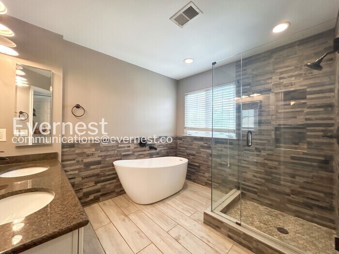 Building Photo - 7703 Porter House Dr