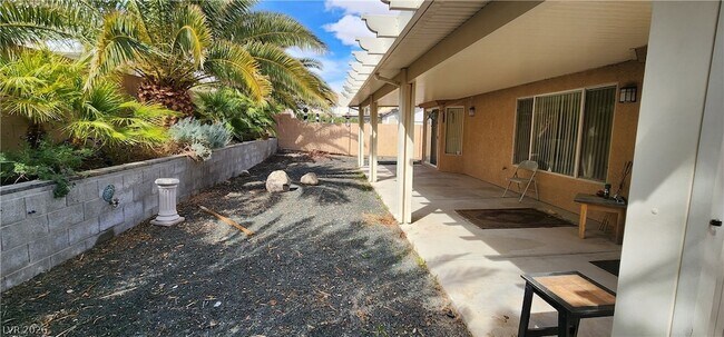 Building Photo - 1395 Falling Snow Ave