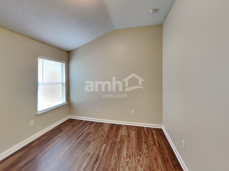 Building Photo - 2996 Centerwood Dr
