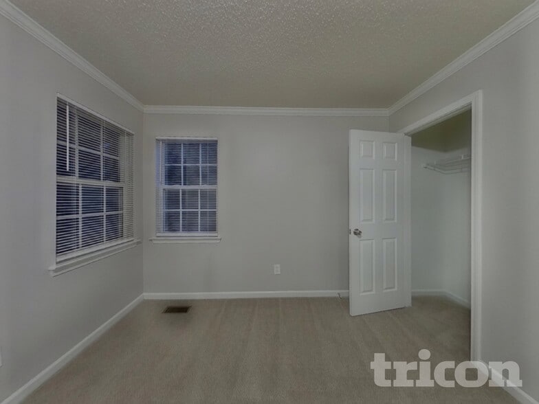 Building Photo - 149 Lantana Dr