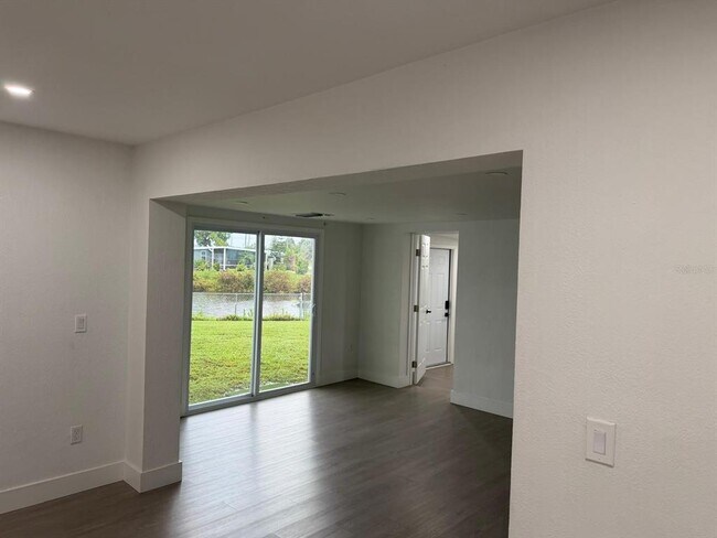 Building Photo - 2288 Harbor Blvd