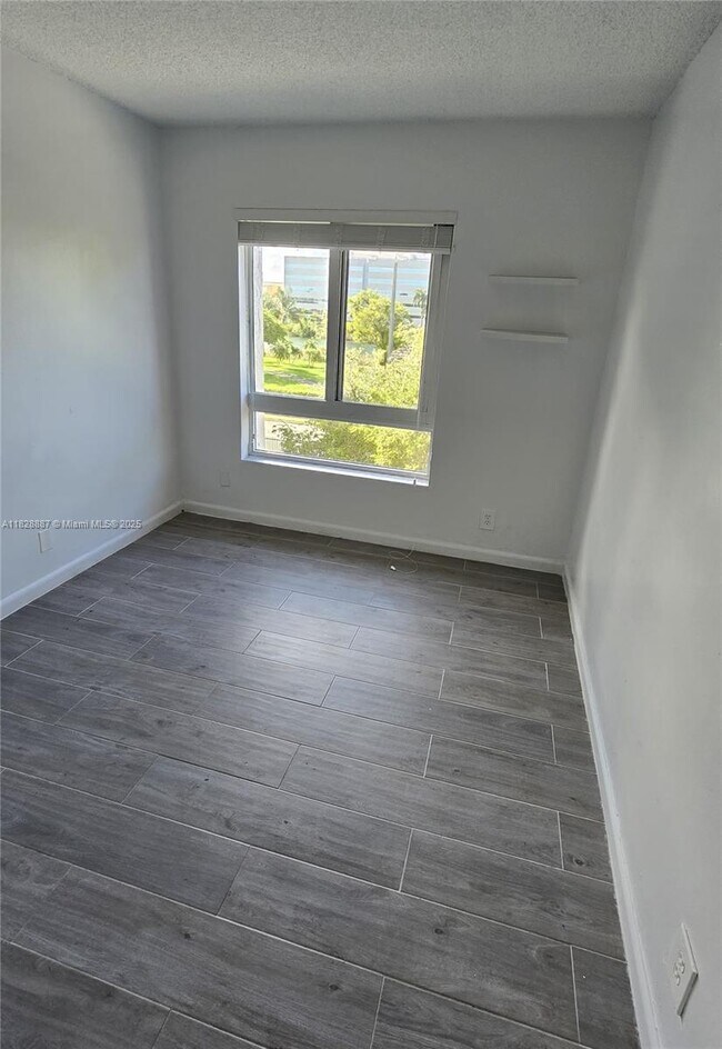 Building Photo - 11110 SW 196th St